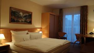 Ліжко або ліжка в номері Hotel "Zur Post"