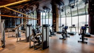 Spordikeskus ja/või sportimisvõimalused majutusasutuses YOHO Hollywood Roosevelt Hotel