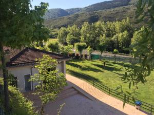 Imagen de la galería de Apartamento Ezcaray con Piscina, en Zorraquín