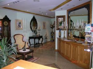 Gallery image of Hotel De Borleña in Borleña +8 photos