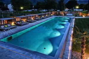 Bazén v ubytování Hotel Pfeiss nebo v jeho okolí