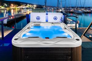 Fotografia z galérie ubytovania Floating Holiday Home v destinácii Punat