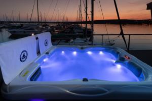 Fotografia z galérie ubytovania Floating Holiday Home v destinácii Punat