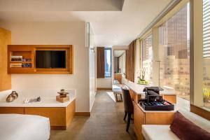 Postel nebo postele na pokoji v ubytování Concorde Hotel New York