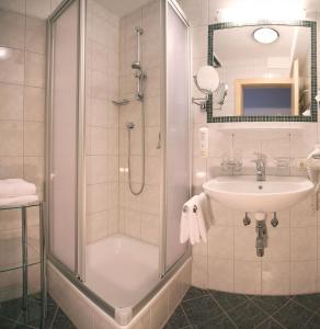 Kúpeľňa v ubytovaní Apartmenthaus Jörg - im Sommer INKLUSIVE Super-Sommer-Card