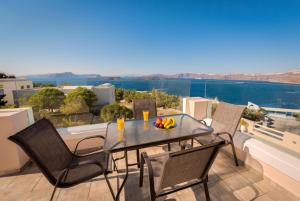 Foto dalla galleria di Akrotiri Apartments ad Akrotírion