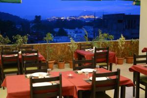 Gallery image of Hotel Sanobar in Udaipur