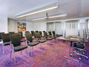 The business area and/or conference room at ibis Styles Sharjah