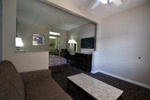 Gallery image of Relax Inn Motel and Suites Omaha in Omaha