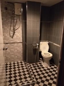 Koupelna v ubytování Pimpimarn Hotel