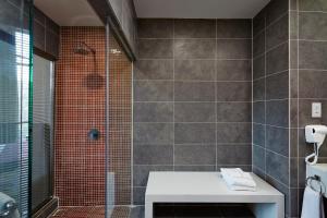 Koupelna v ubytování Qliq Damansara Hotel