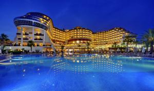 Bazén v ubytování Seaden Sea Planet Resort & Spa nebo v jeho okolí