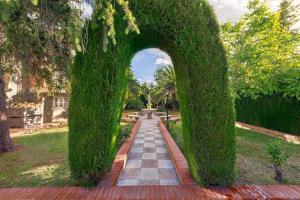 Fotografia z galérie ubytovania NEW. LUXURY VILLA C&C. JARDÍN, PISCINA Y BARBACOA v destinácii Granada + 37 fotografií