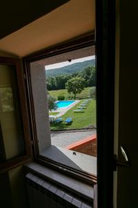 Bazén v ubytování Casale Le Sette Vene nebo v jeho okolí