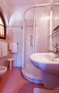 A bathroom at Villa Nencini