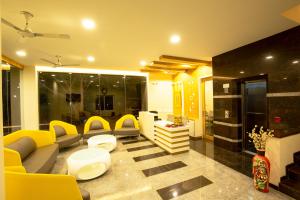Ponnis Hotel的休息区