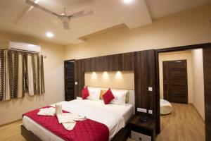 Gallery image of Ponnis Hotel in Palani