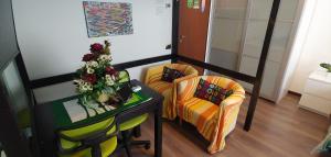 Posezení v ubytování AFFITTACAMERE VALCHIAVENNA - Foresteria Lombarda con PARCHEGGIO PRIVATO SUL POSTO! Apprezzata Gestione Familiare dal 2012, Qualità-Prezzo TOP! "Guest-House with PRIVATE PARKING ON SITE! Appreciated Family Management since 2012, Quality-Price TOP!"