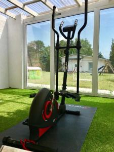Fitness centrum a/nebo fitness zařízení v ubytování Ferienpark-Canow + 37 fotografií
