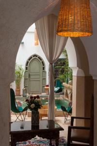 Posezení v ubytování Riad la Cle de la Medina, location en exclusivite