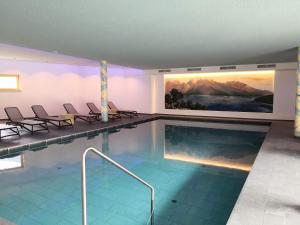 Sundlaugin á Hotel Gasthof Weiherbad eða í nágrenninu