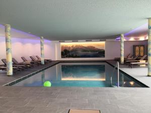 Sundlaugin á Hotel Gasthof Weiherbad eða í nágrenninu