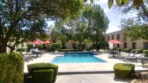 Bazén v ubytování Casa Grande Chihuahua nebo v jeho okolí