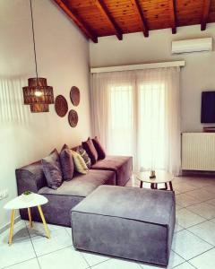 Posedenie v ubytovaní Avres Apartments