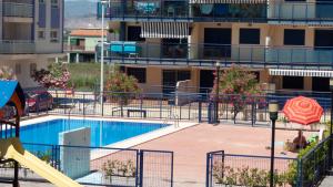 Bazén v ubytování Apartamento Playa Moncofar - Xilxes nebo v jeho okolí