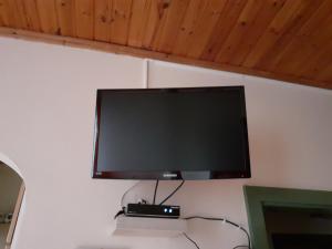 TV a/nebo společenská místnost v ubytování Ferienwohnung Pezi