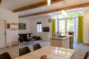 Μια τηλεόραση ή/και κέντρο ψυχαγωγίας στο Domaine Le Piboul