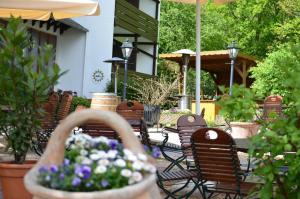 Ein Garten an der Unterkunft Landidyll Hotel Restaurant Birkenhof