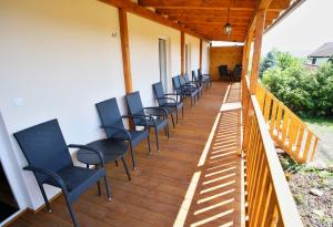 Balkón nebo terasa v ubytování Penzion u Vinice