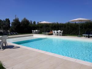 Bazén v ubytování Il Gelsomino Bio Agriturismo nebo v jeho okolí