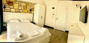 Gallery image of Victoria Hotel and Lounge in Foca +36 photos