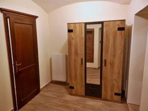 Koupelna v ubytování Apartmány na Trojmezí, byt Markéta + 29 fotografií