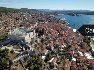 Afbeelding uit fotogalerij van 2 Cannons/Old Town in Šibenik