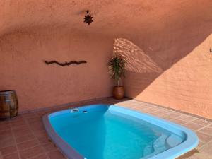 The swimming pool at or close to Cuevas el Torriblanco