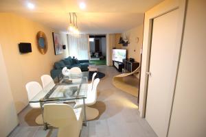 Kuchyň nebo kuchyňský kout v ubytování VILA TABARCA QUALITY & LUXURY