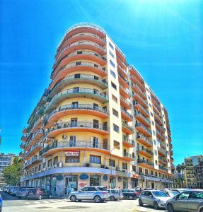 Edificio en el que se encuentra el hostal o pensión