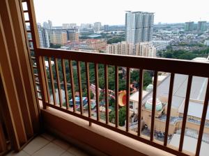 Suite @ Sunway Pyramid Mall的阳台或露台