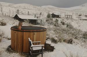 Hawkridge Chalet - Honeymooners Chalet during the winter