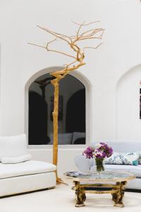 Uma área de estar em Tharroe of Mykonos Boutique Hotel