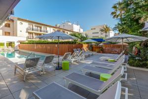 A patio or other outdoor area at Hotel Miramar Mallorca