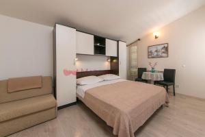 Gallery image of Apartments & rooms Merita in Brela