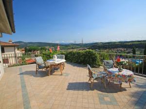 A balcony or terrace at Villa La Rosa by Interhome