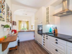 Køkken eller tekøkken på Holiday Home Roberts by Interhome + 11 billeder