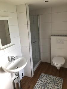 Koupelna v ubytování Heckenstübchen