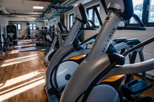 Fitness centrum a/nebo fitness zařízení v ubytování Hotel Riviera Strand