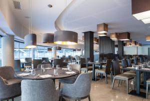 Restauracja lub miejsce do jedzenia w obiekcie Hotel Bristol 4 Sup
